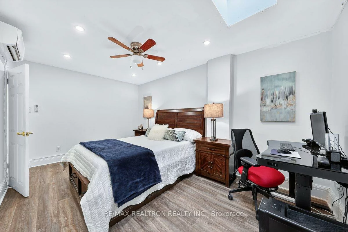 1640, Queen, Roncesvalles, Toronto