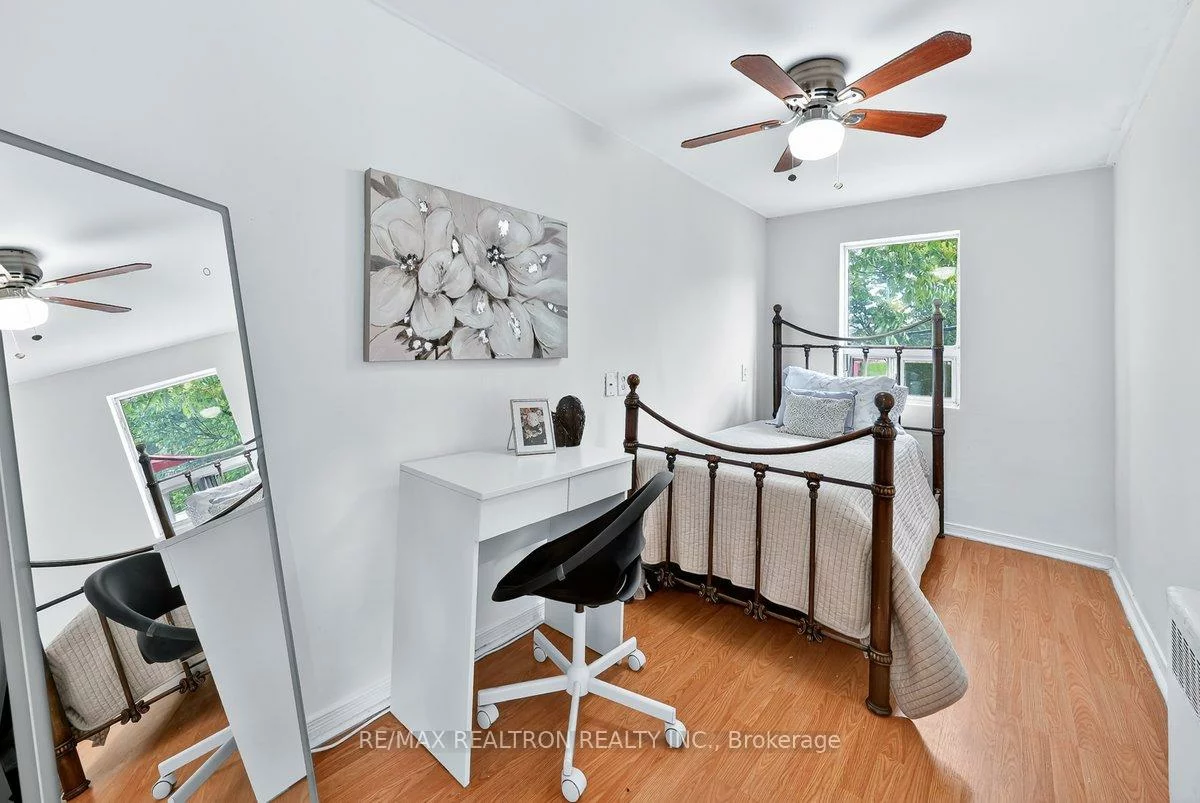 1640, Queen, Roncesvalles, Toronto