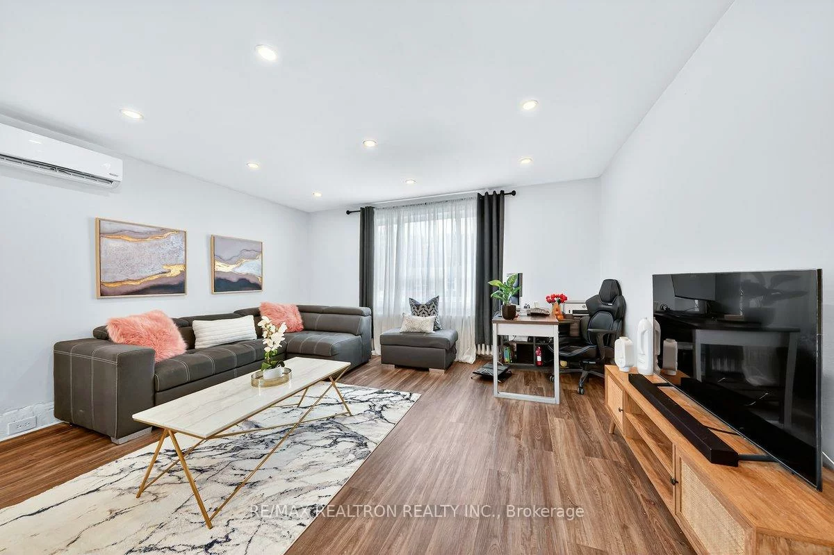 1640, Queen, Roncesvalles, Toronto