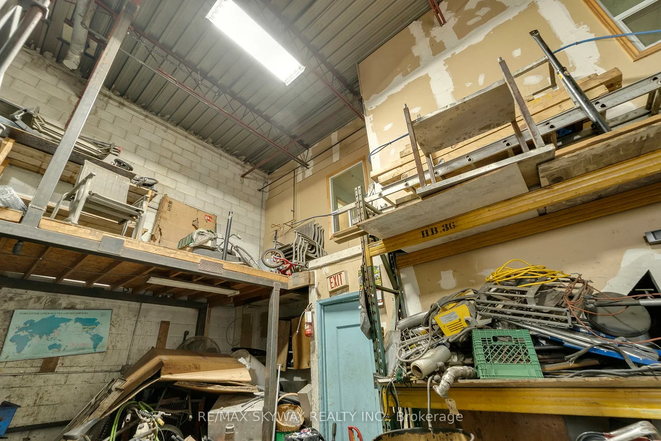 32, Guided, West Humber-Clairville, Toronto