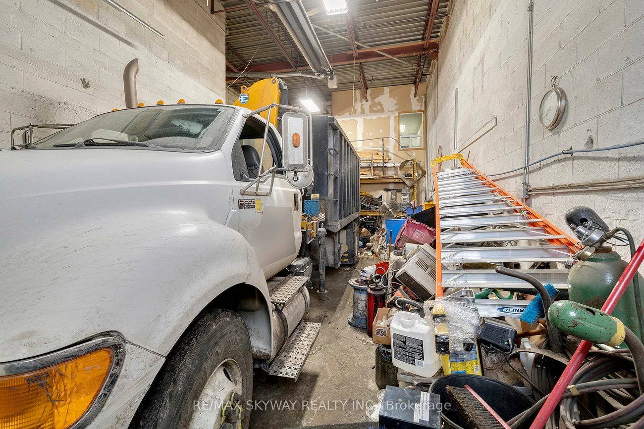 32, Guided, West Humber-Clairville, Toronto