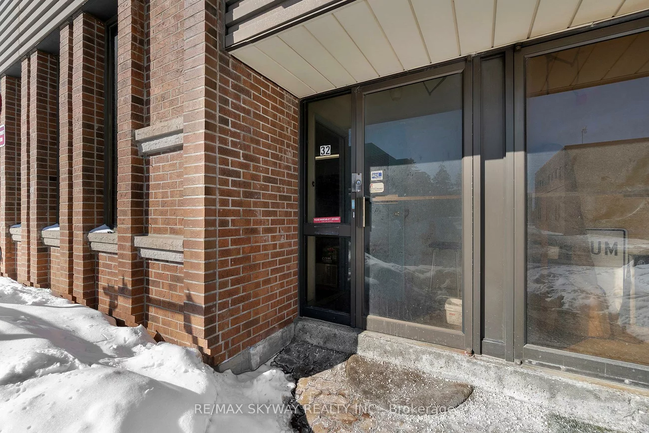 32, Guided, West Humber-Clairville, Toronto