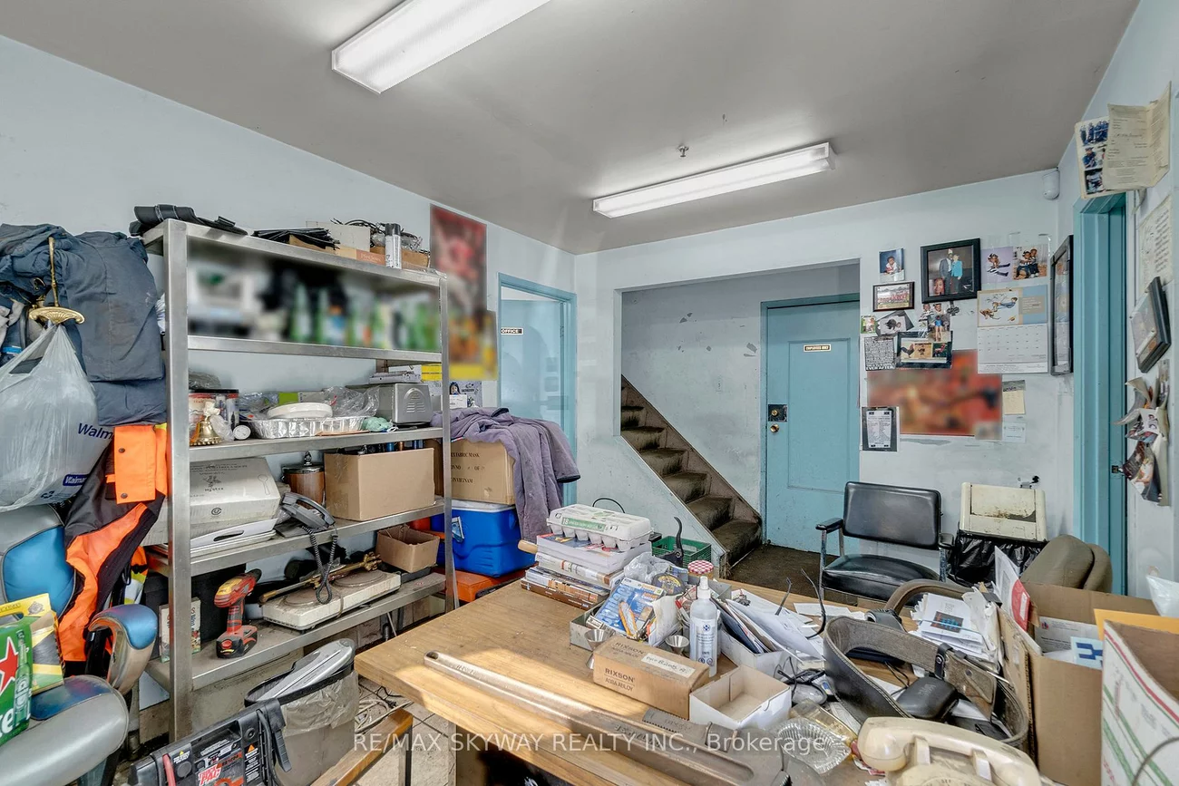 32, Guided, West Humber-Clairville, Toronto