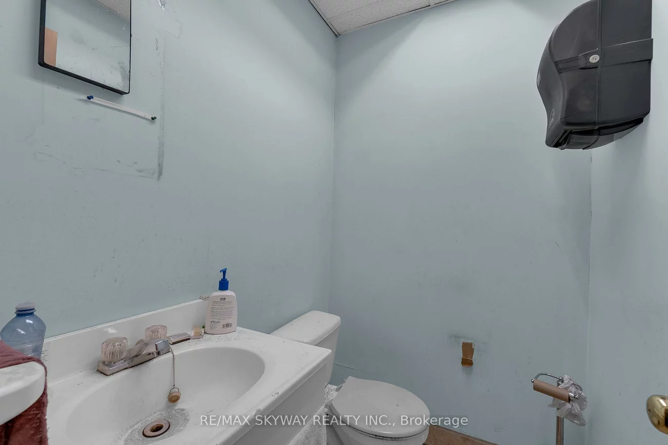 32, Guided, West Humber-Clairville, Toronto