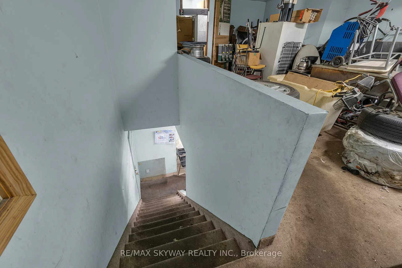 32, Guided, West Humber-Clairville, Toronto