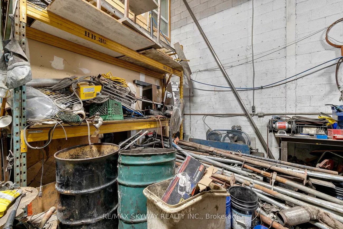 32, Guided, West Humber-Clairville, Toronto