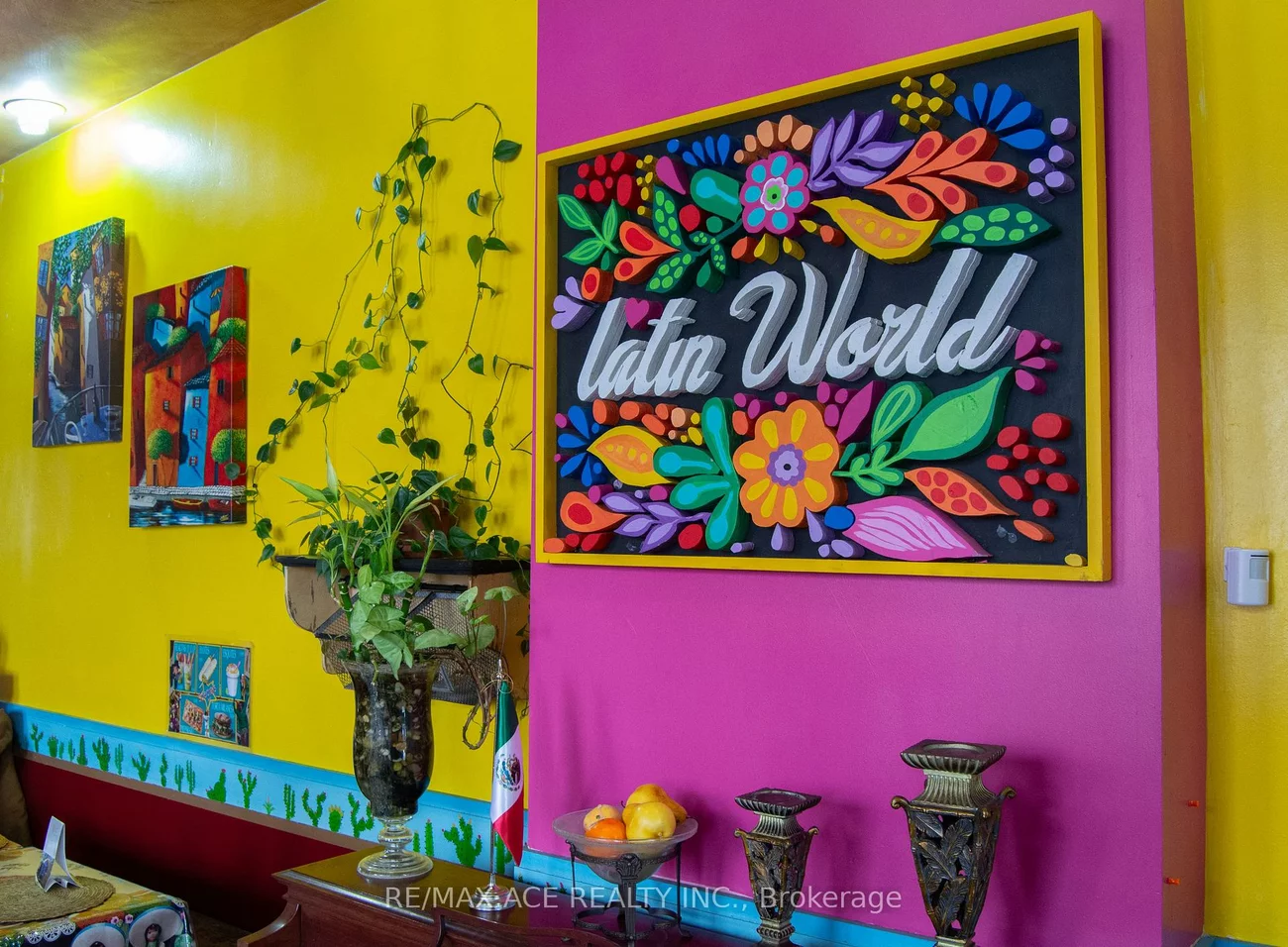 1820, Eglington, Briar Hill-Belgravia, Toronto