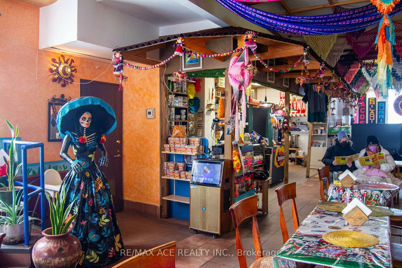 1820, Eglington, Briar Hill-Belgravia, Toronto