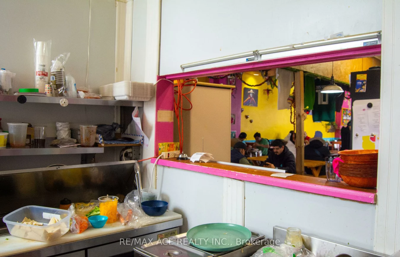 1820, Eglington, Briar Hill-Belgravia, Toronto