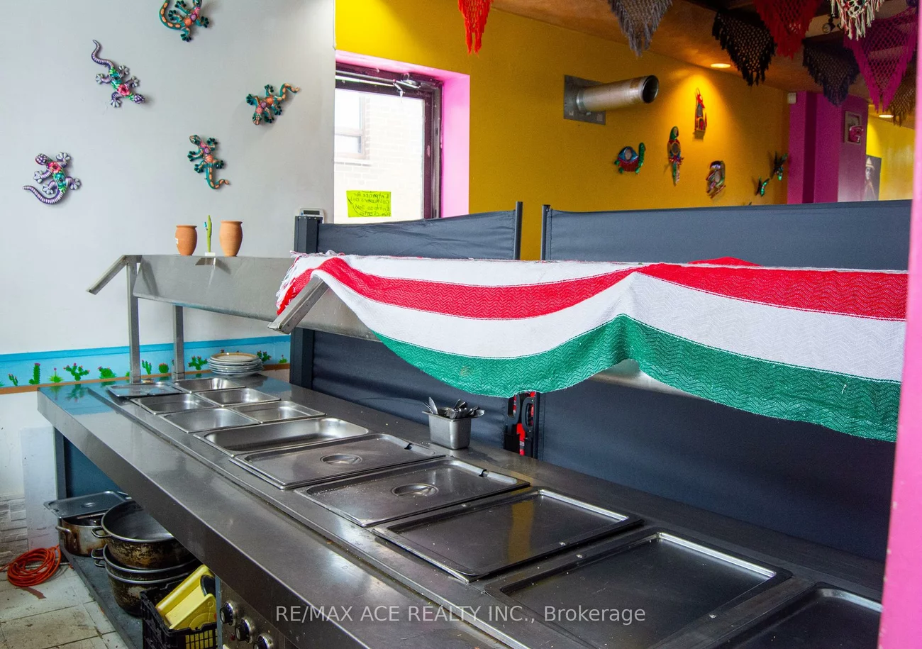 1820, Eglington, Briar Hill-Belgravia, Toronto