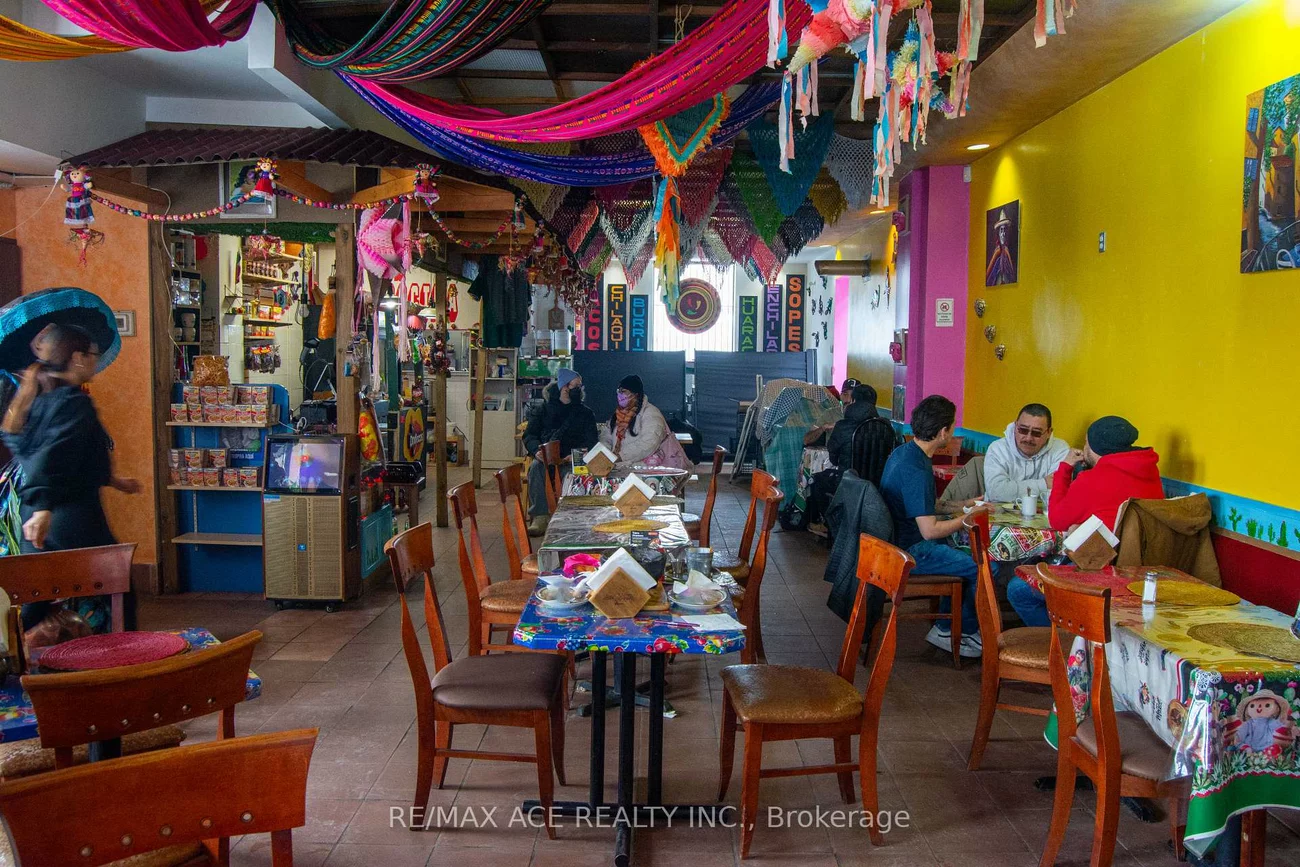 1820, Eglington, Briar Hill-Belgravia, Toronto