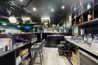 901, Jane, Rockcliffe-Smythe, Toronto