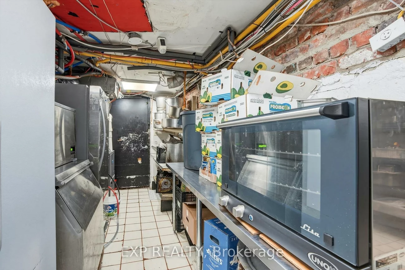 1263, Queen, South Parkdale, Toronto