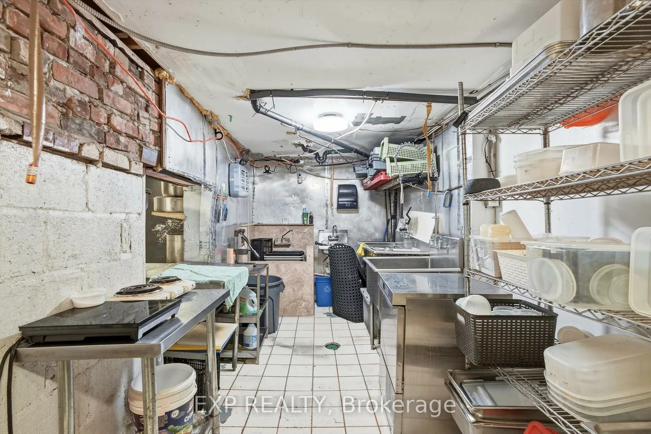 1263, Queen, South Parkdale, Toronto