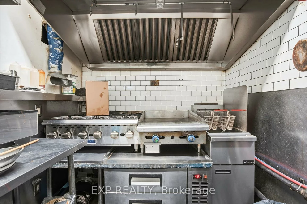 1263, Queen, South Parkdale, Toronto