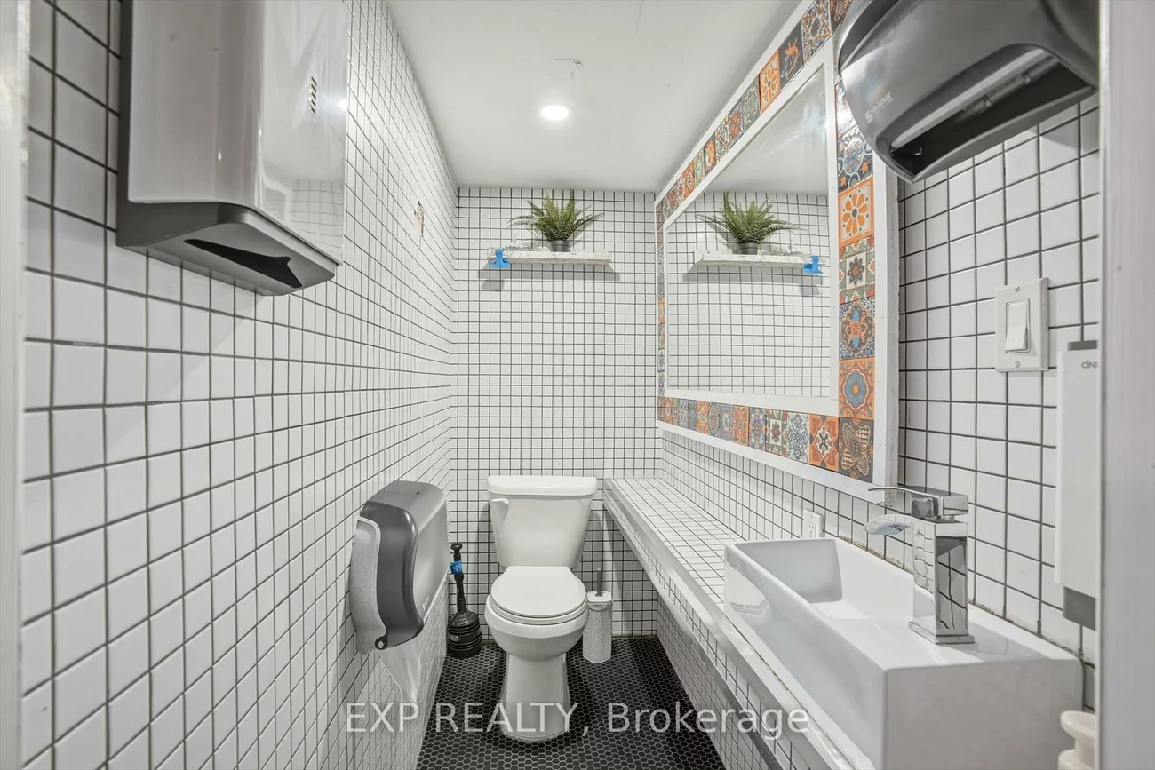 1263, Queen, South Parkdale, Toronto