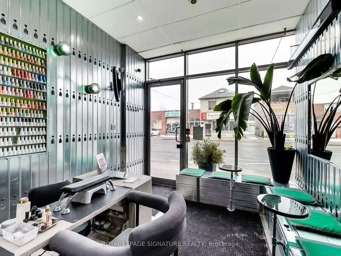 475D, Rogers, Keelesdale-Eglinton West, Toronto