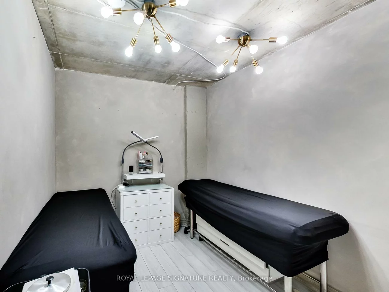 475D, Rogers, Keelesdale-Eglinton West, Toronto