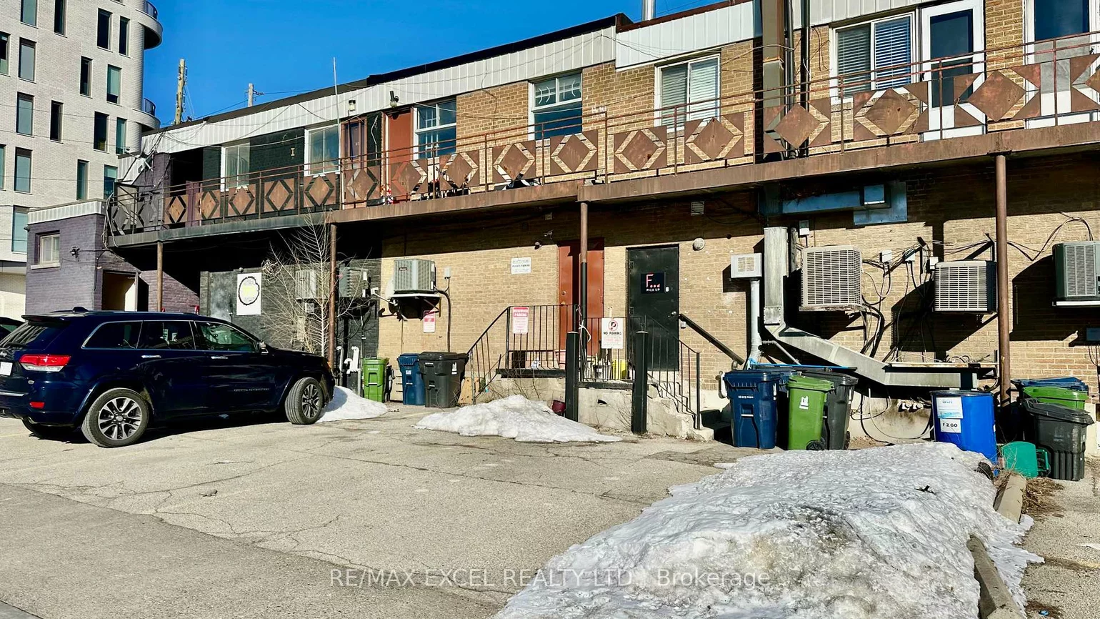 675, The Queensway, Stonegate-Queensway, Toronto