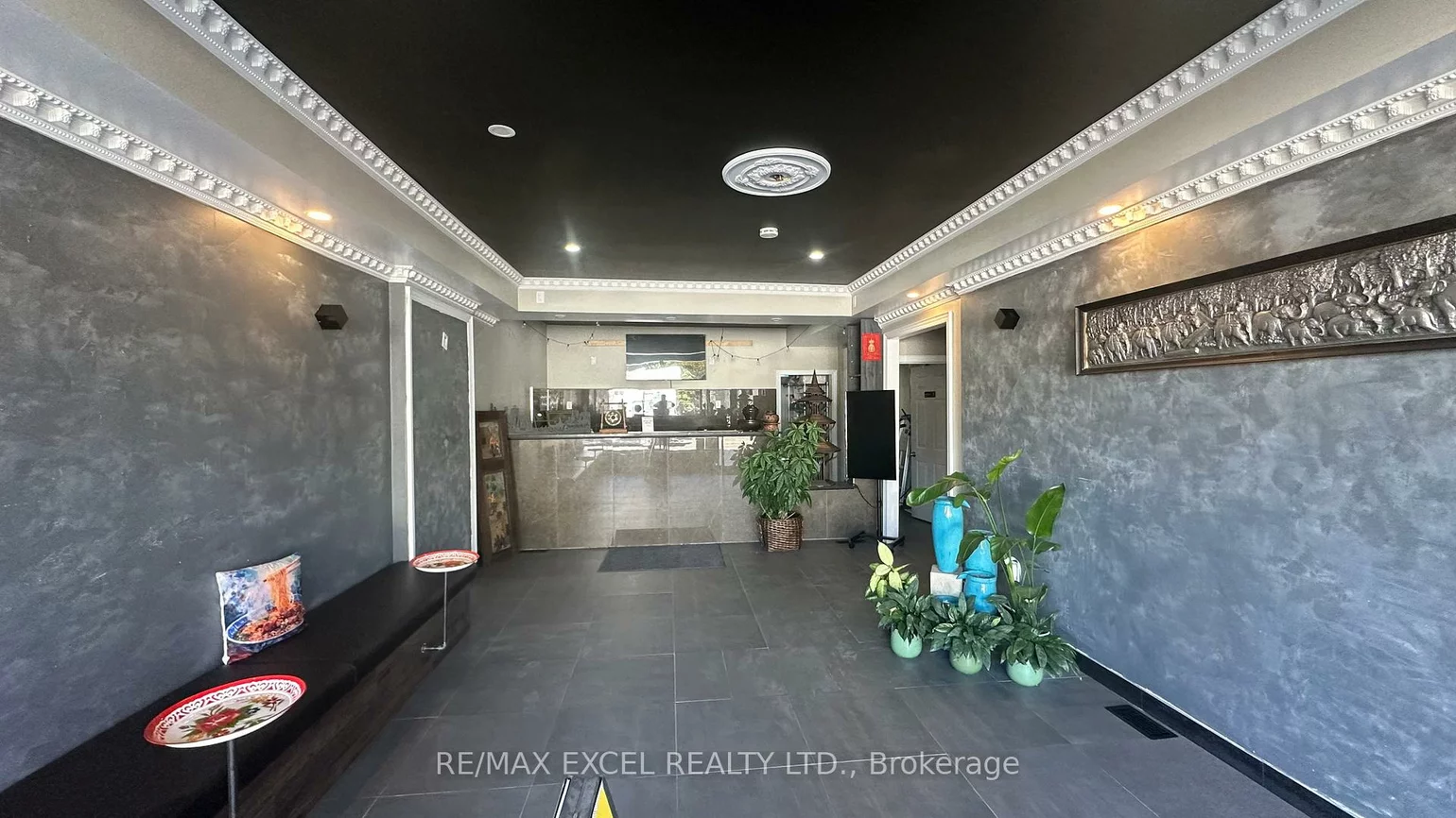 675, The Queensway, Stonegate-Queensway, Toronto