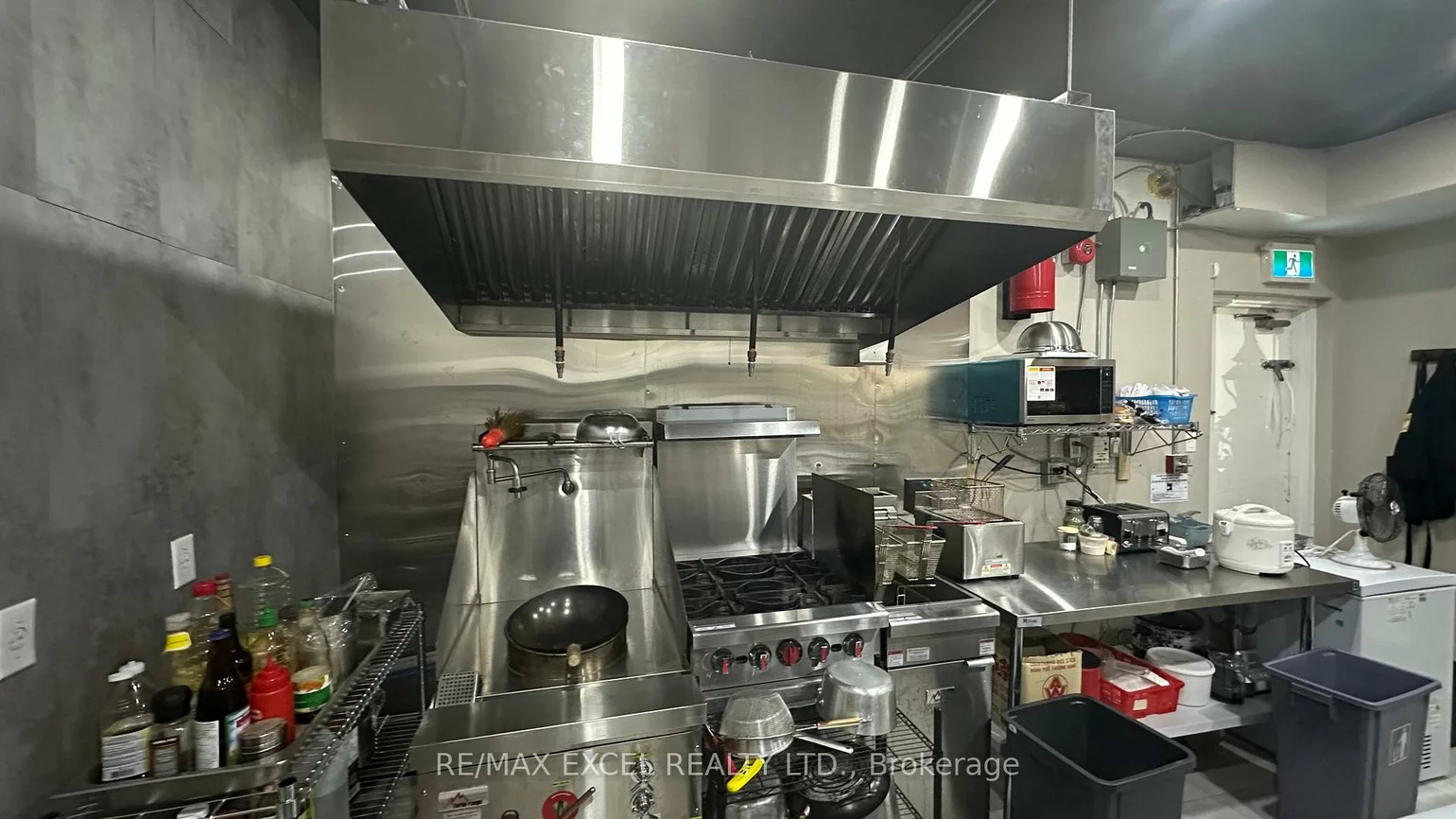 675, The Queensway, Stonegate-Queensway, Toronto