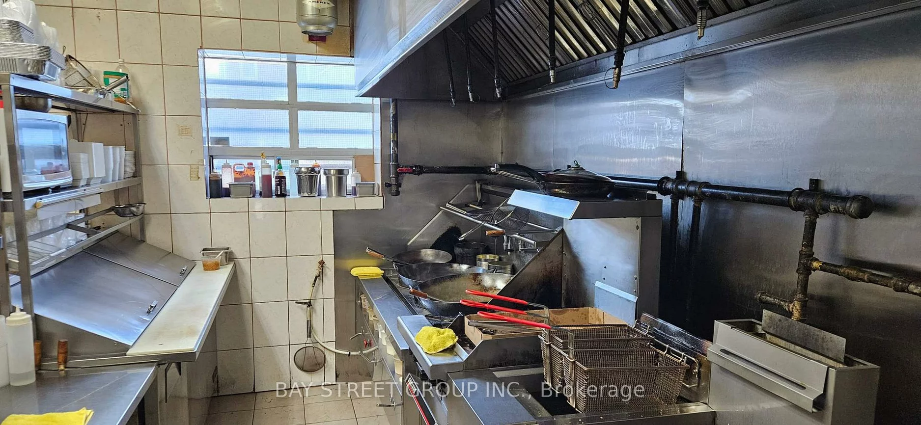 1662, Eglinton, Briar Hill-Belgravia, Toronto