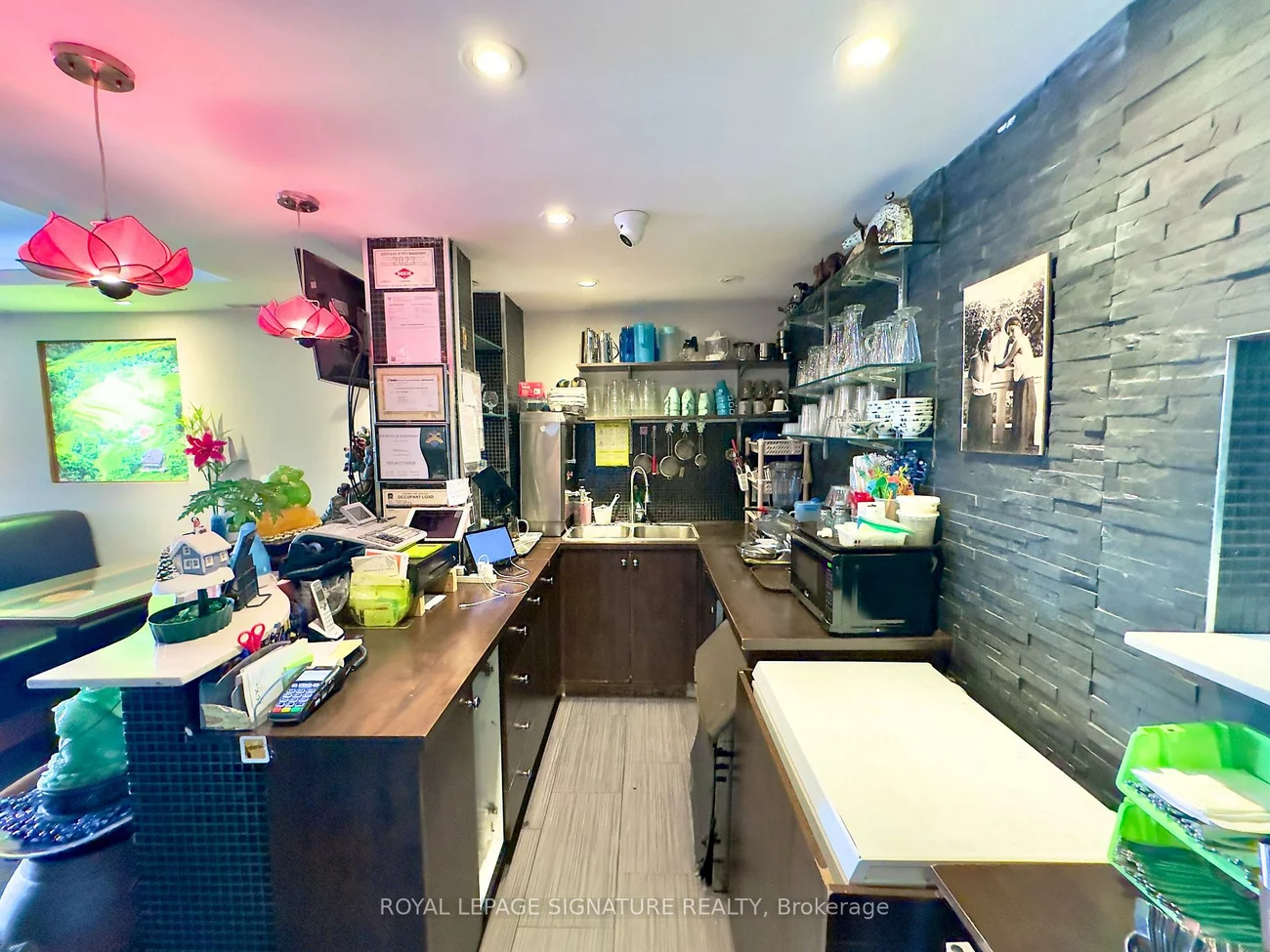 1768, St Clair, Weston-Pellam Park, Toronto