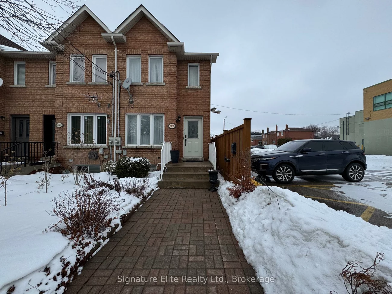2138, Eglinton, Briar Hill-Belgravia, Toronto