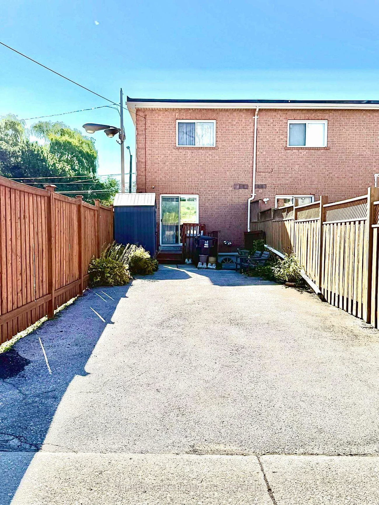 2138, Eglinton, Briar Hill-Belgravia, Toronto