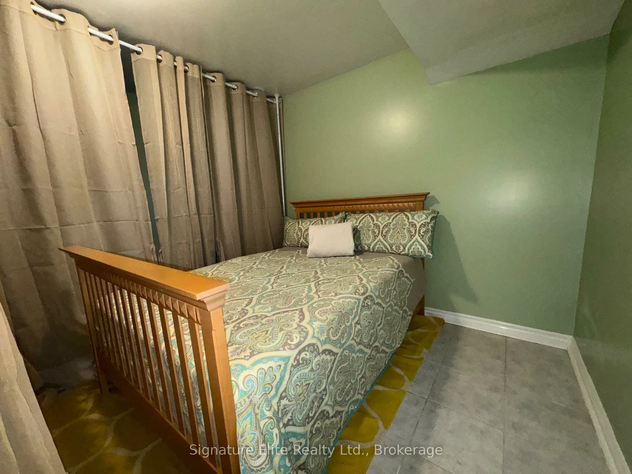 2138, Eglinton, Briar Hill-Belgravia, Toronto