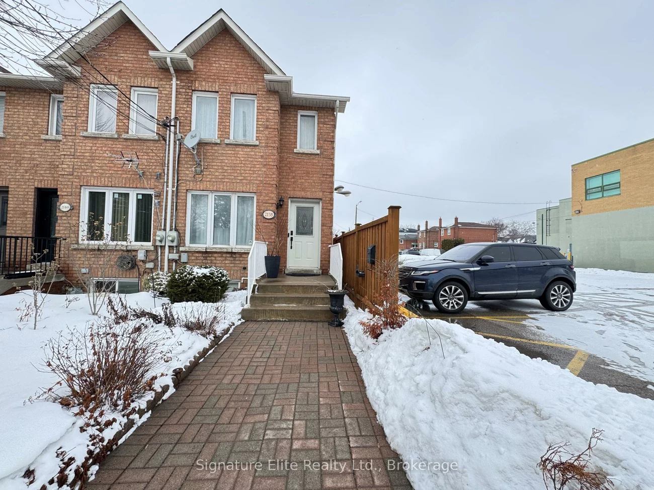 2138, Eglinton, Briar Hill-Belgravia, Toronto