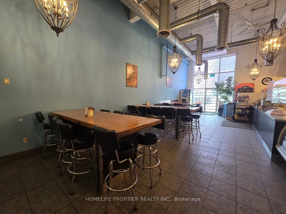 63, Wingold, Yorkdale-Glen Park, Toronto