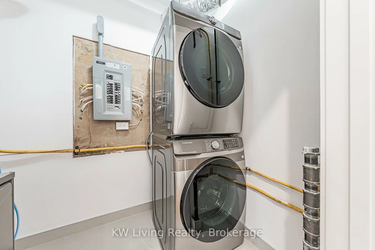 14, Holmesdale, Caledonia-Fairbank, Toronto