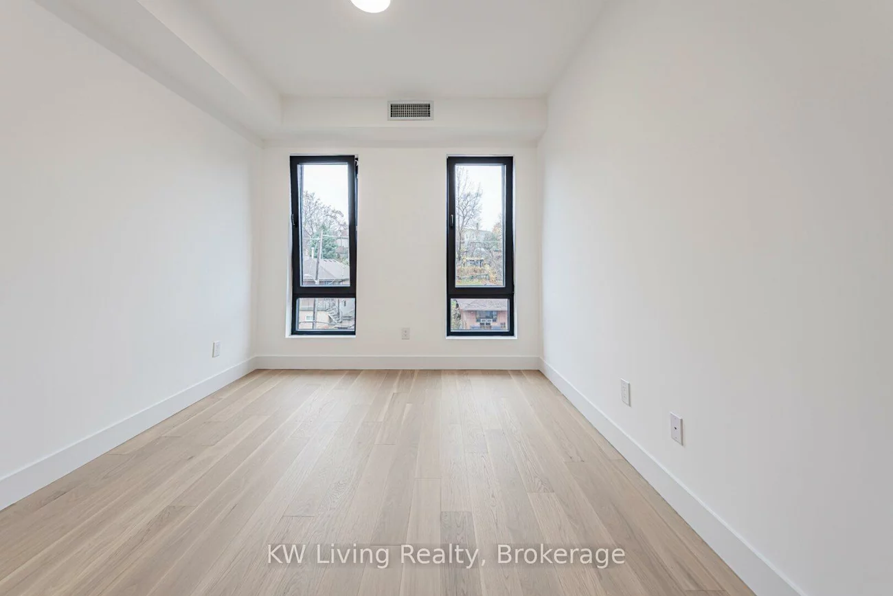 14, Holmesdale, Caledonia-Fairbank, Toronto