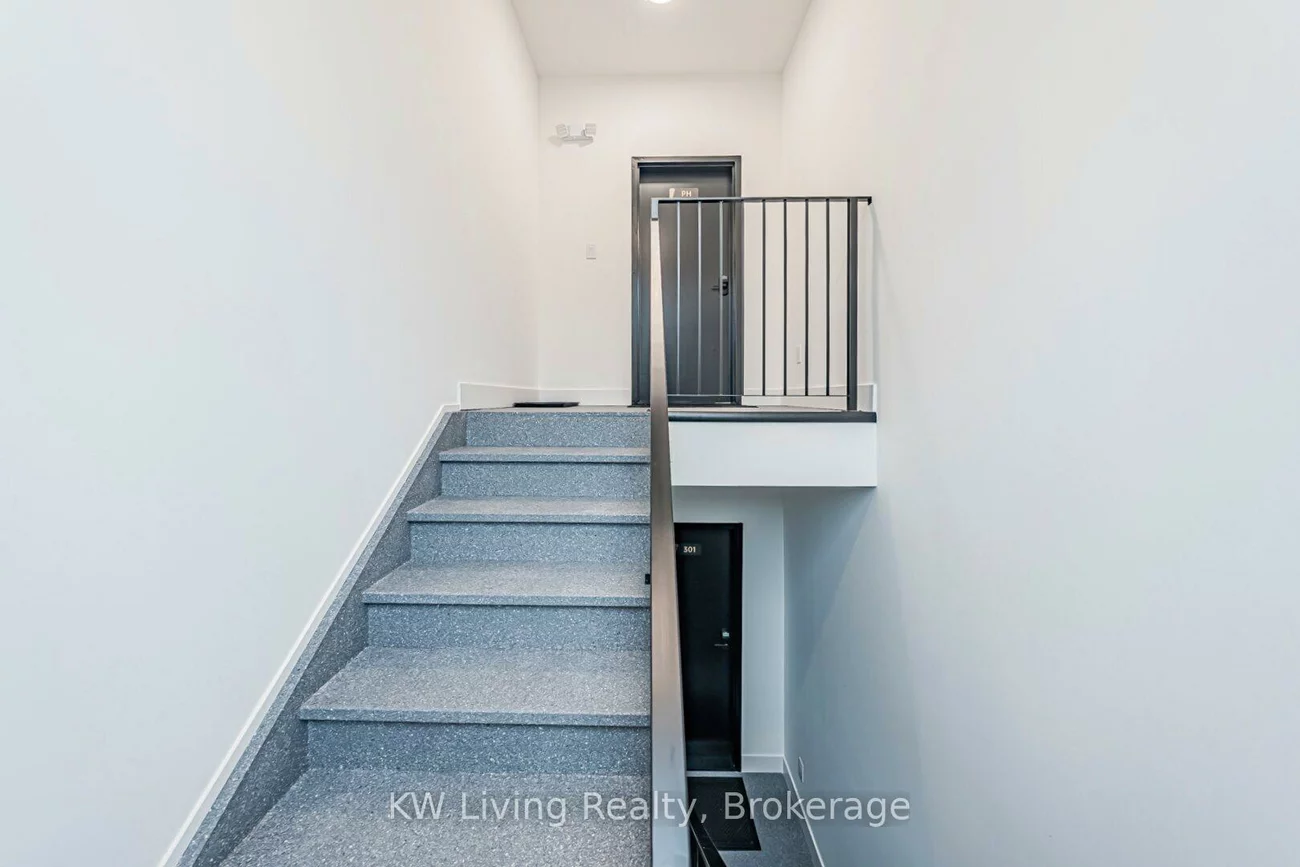 14, Holmesdale, Caledonia-Fairbank, Toronto