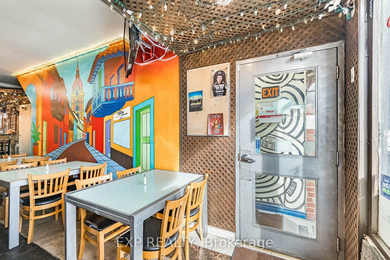 2848, Dufferin, Yorkdale-Glen Park, Toronto