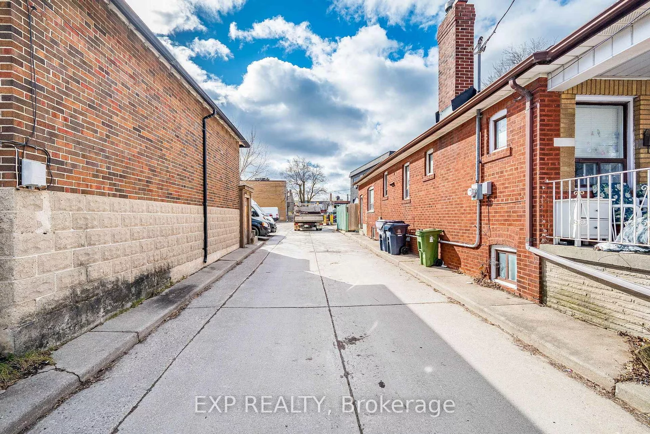 2848, Dufferin, Yorkdale-Glen Park, Toronto