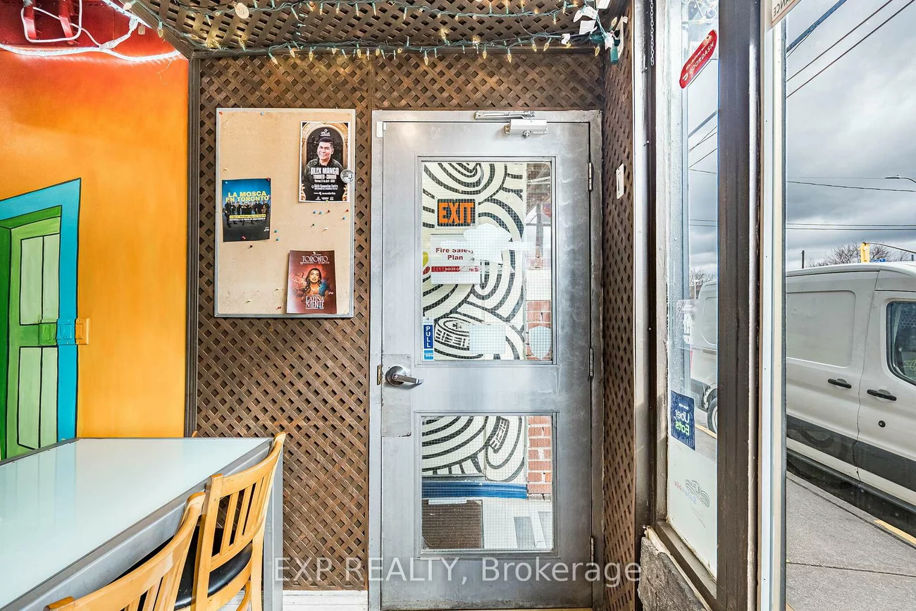 2848, Dufferin, Yorkdale-Glen Park, Toronto