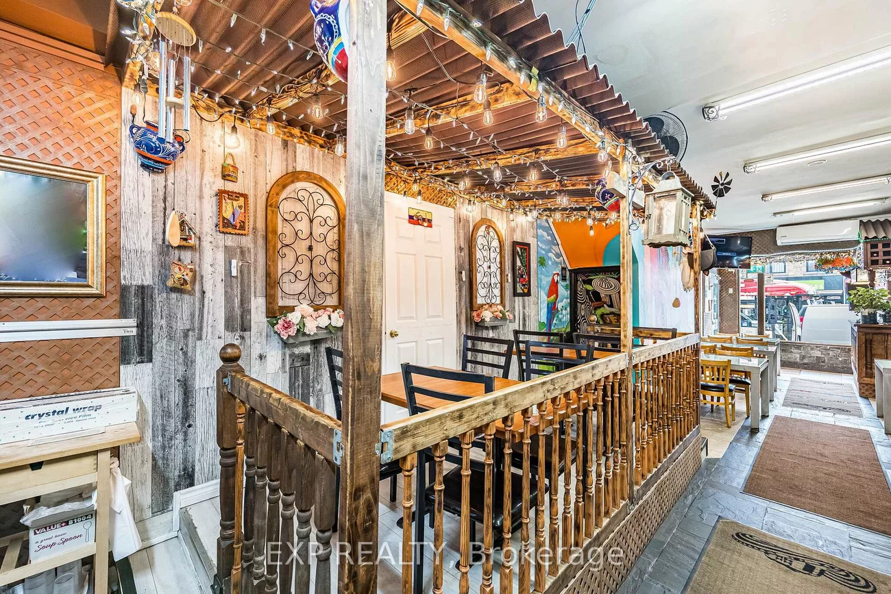 2848, Dufferin, Yorkdale-Glen Park, Toronto