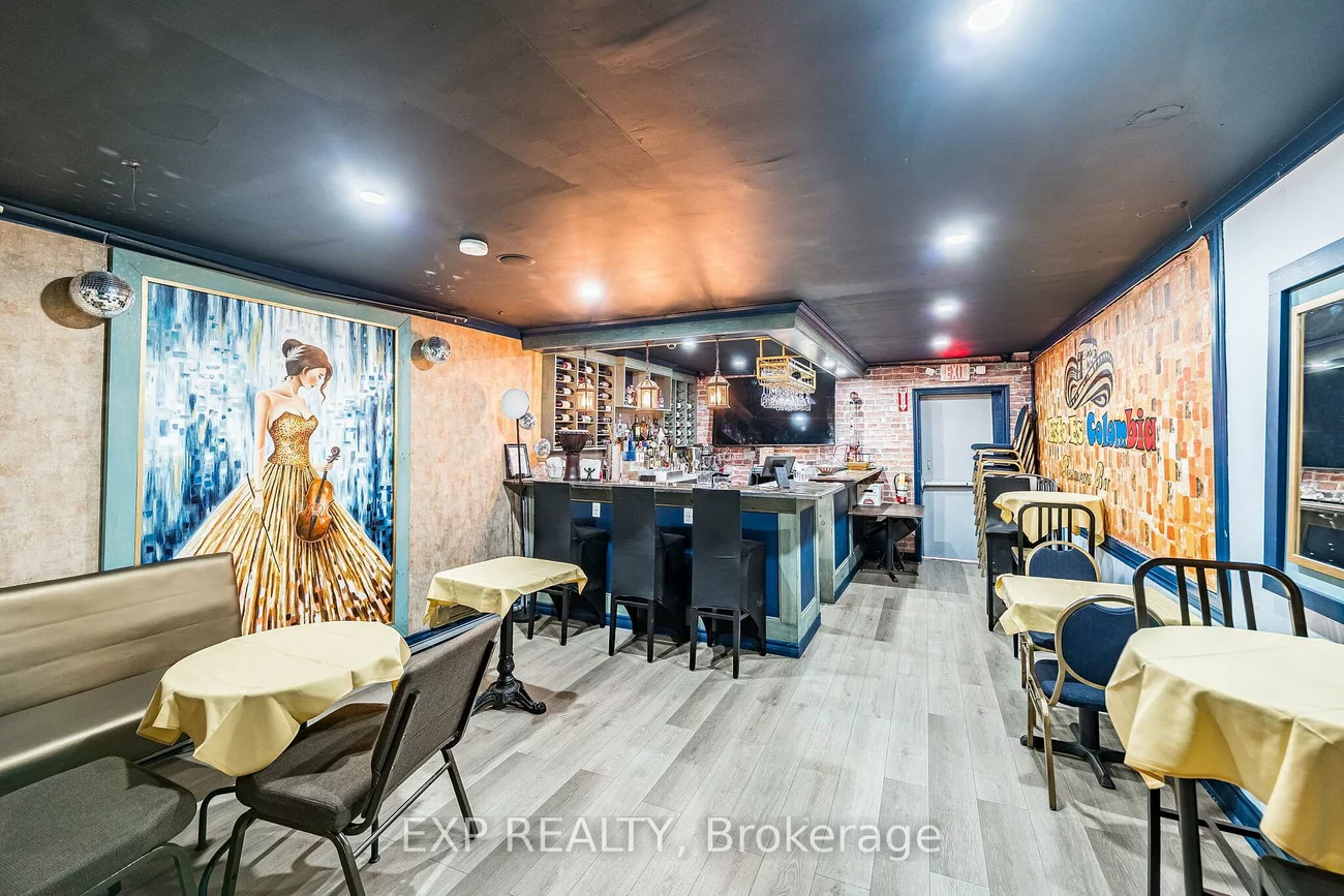 2848, Dufferin, Yorkdale-Glen Park, Toronto