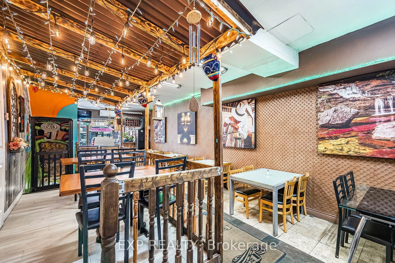 2848, Dufferin, Yorkdale-Glen Park, Toronto