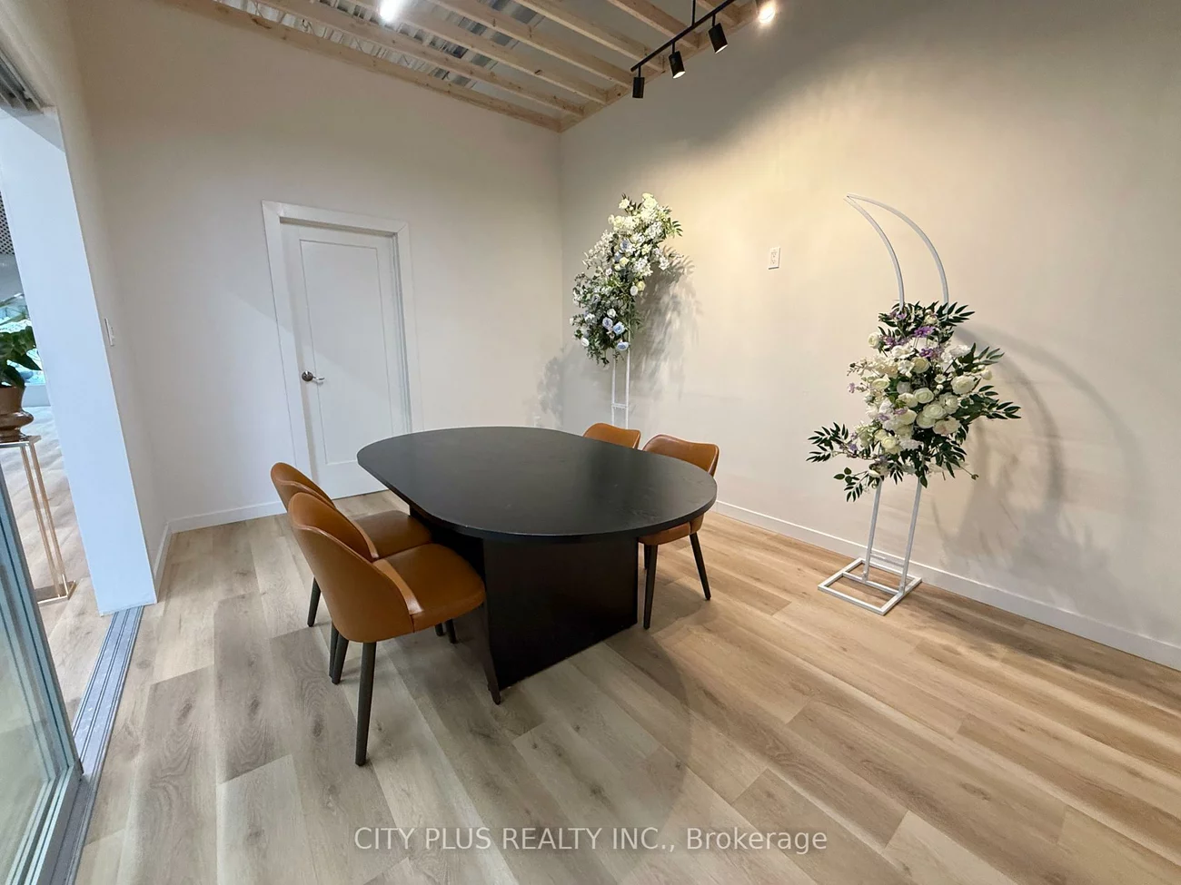 89, Bentworth, Yorkdale-Glen Park, Toronto