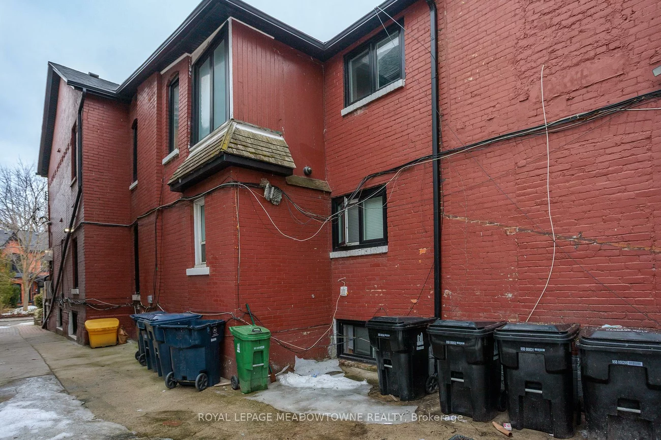 70, Melbourne, South Parkdale, Toronto