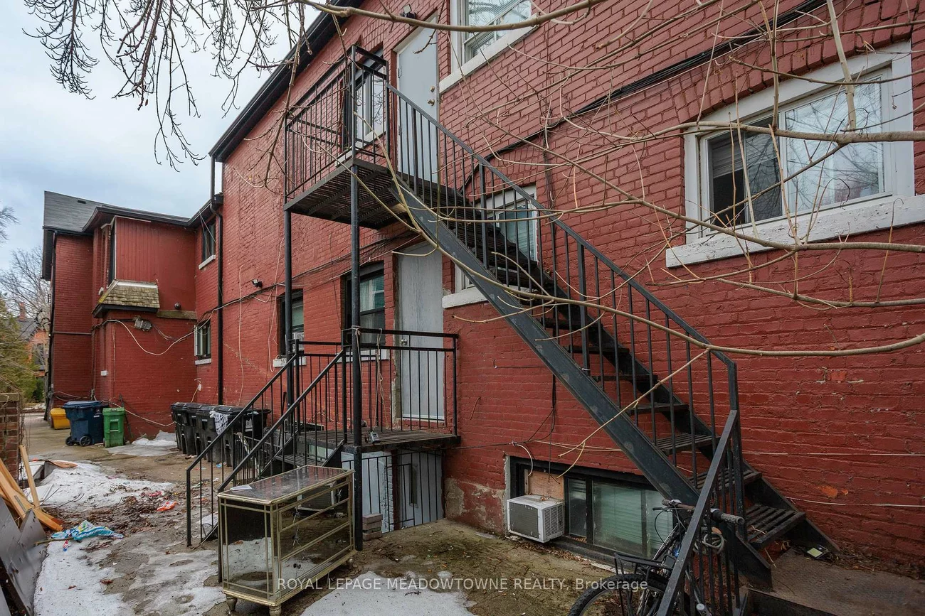 70, Melbourne, South Parkdale, Toronto