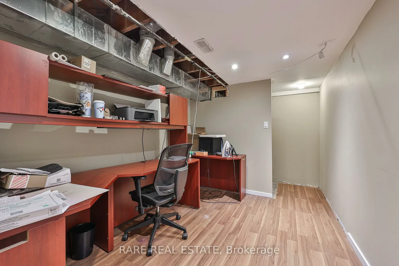 3588, Dufferin, Yorkdale-Glen Park, Toronto