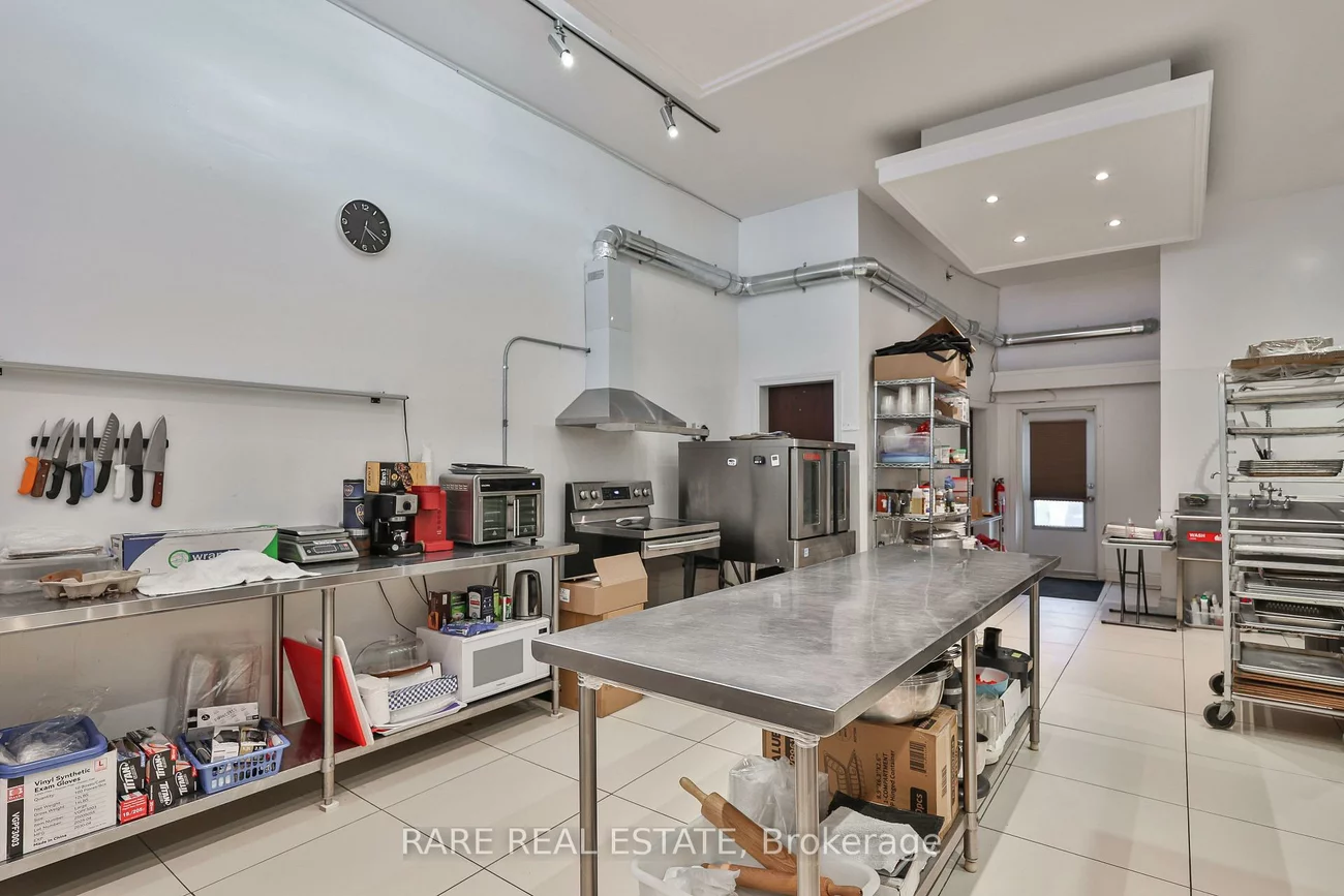 3588, Dufferin, Yorkdale-Glen Park, Toronto