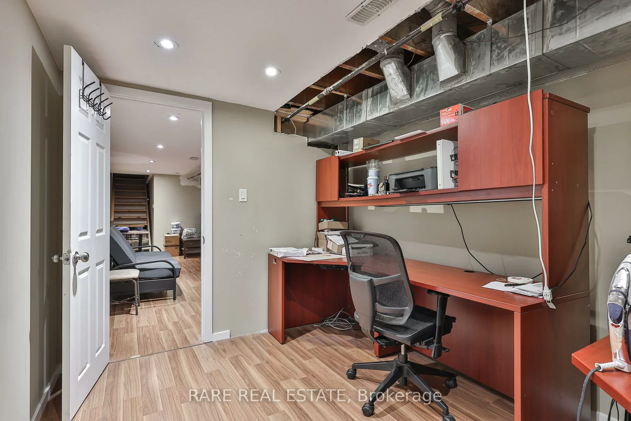 3588, Dufferin, Yorkdale-Glen Park, Toronto