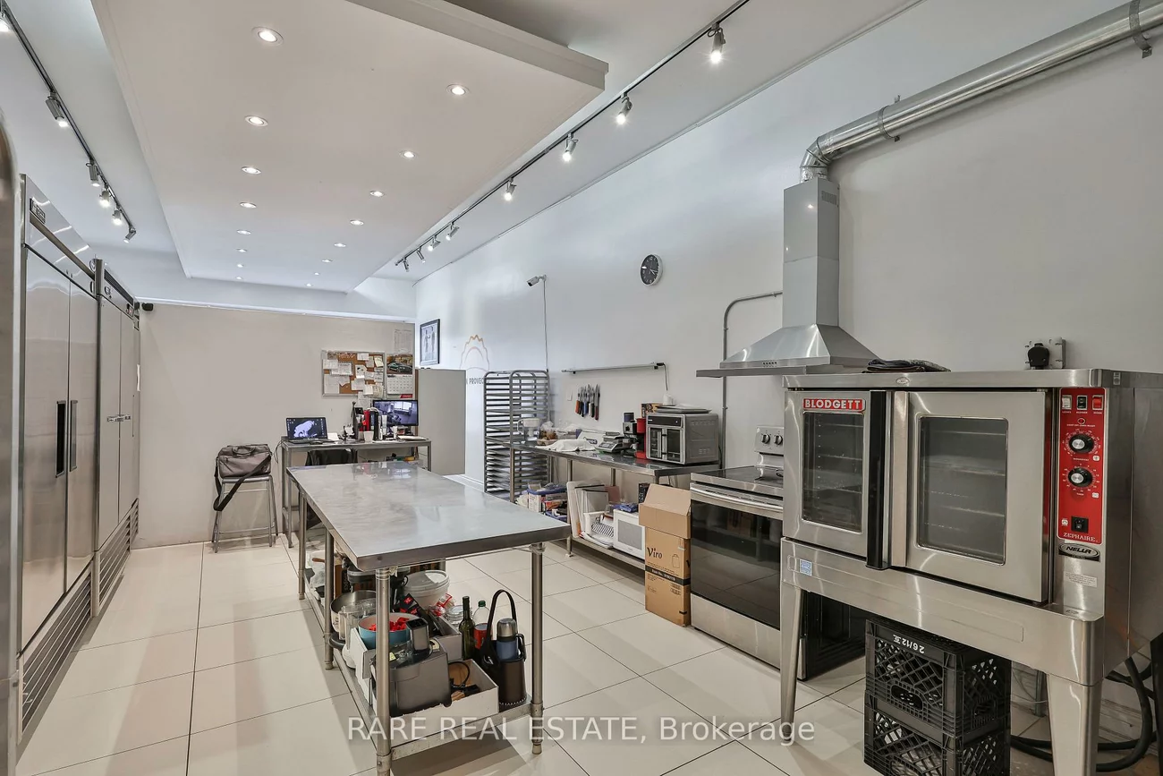 3588, Dufferin, Yorkdale-Glen Park, Toronto