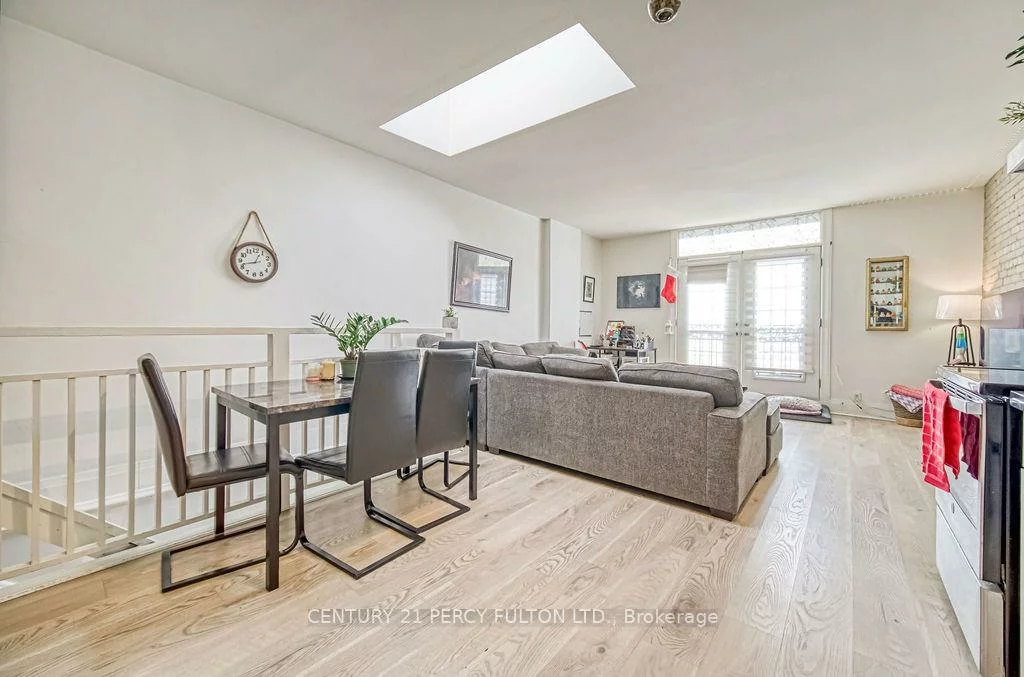 1606, Queen, South Parkdale, Toronto