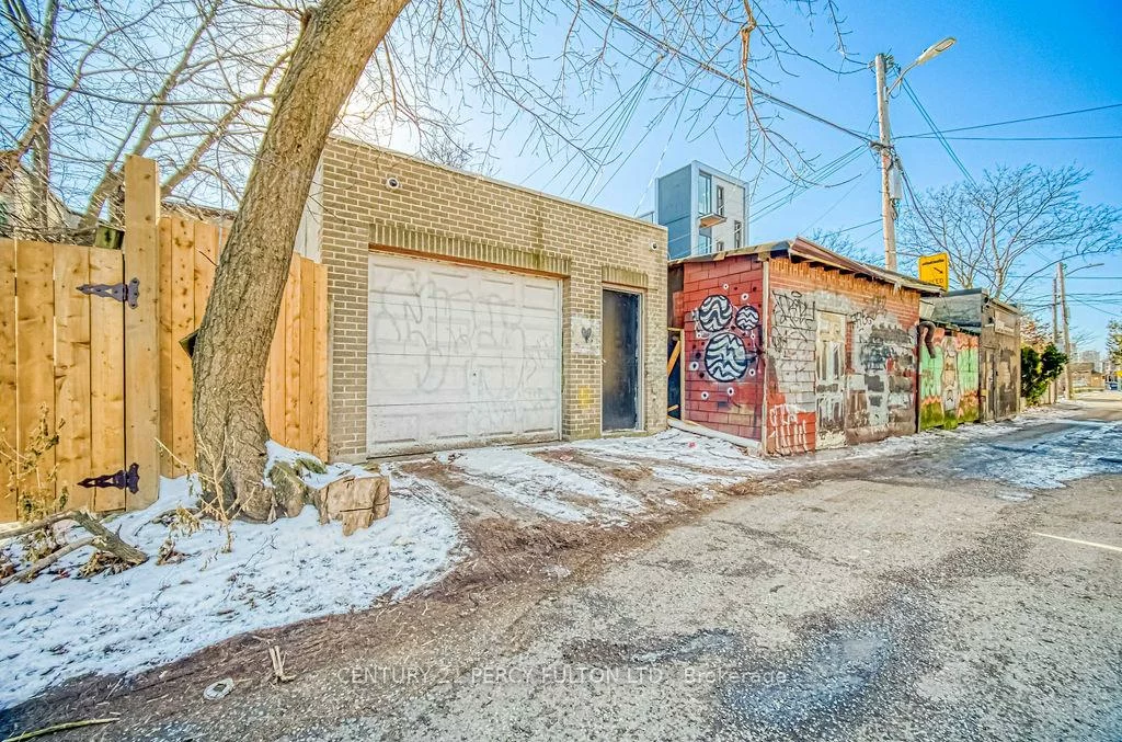 1606, Queen, South Parkdale, Toronto